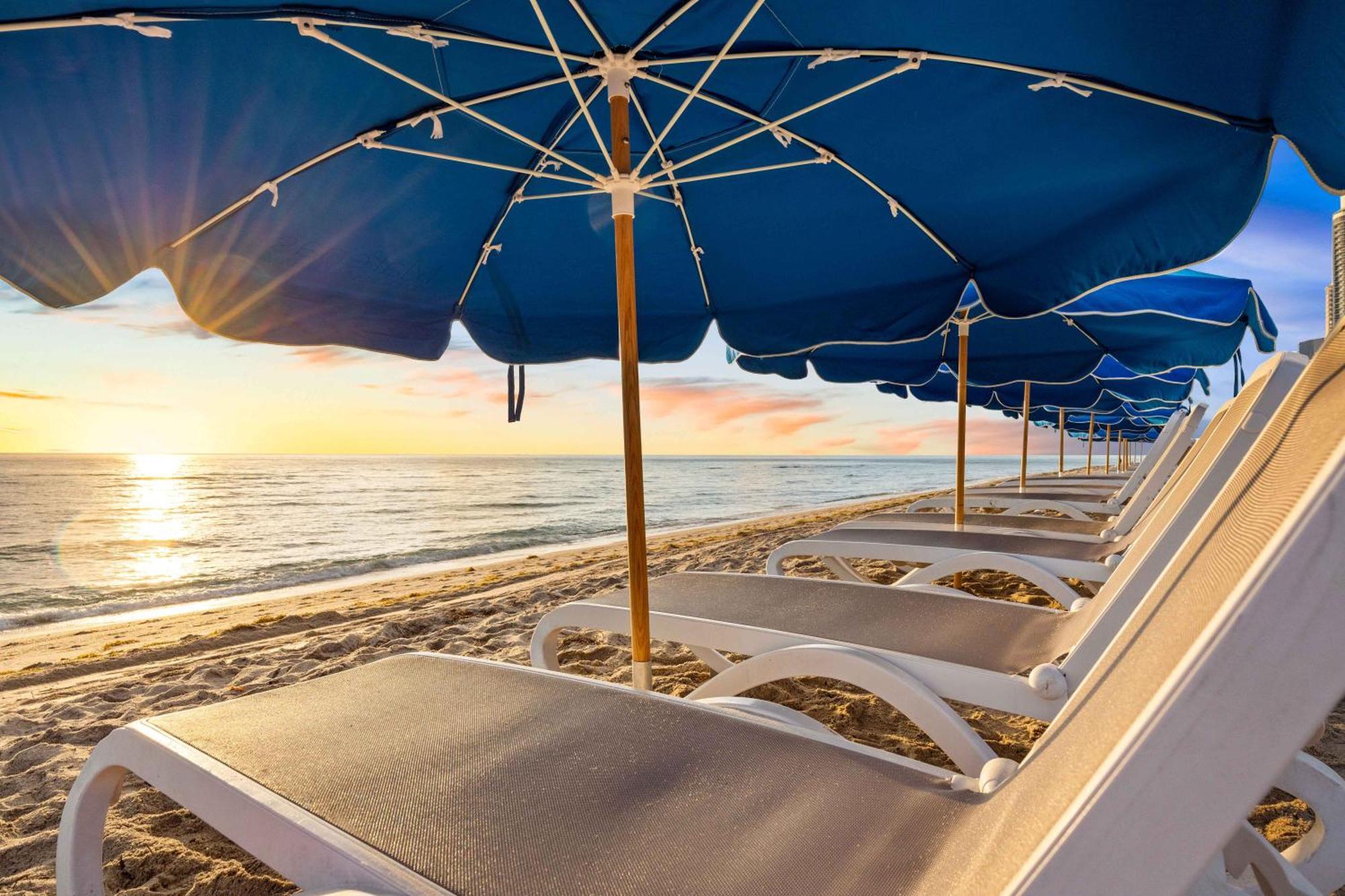 Marenas Beach Resort 서니아일스비치 외부 사진